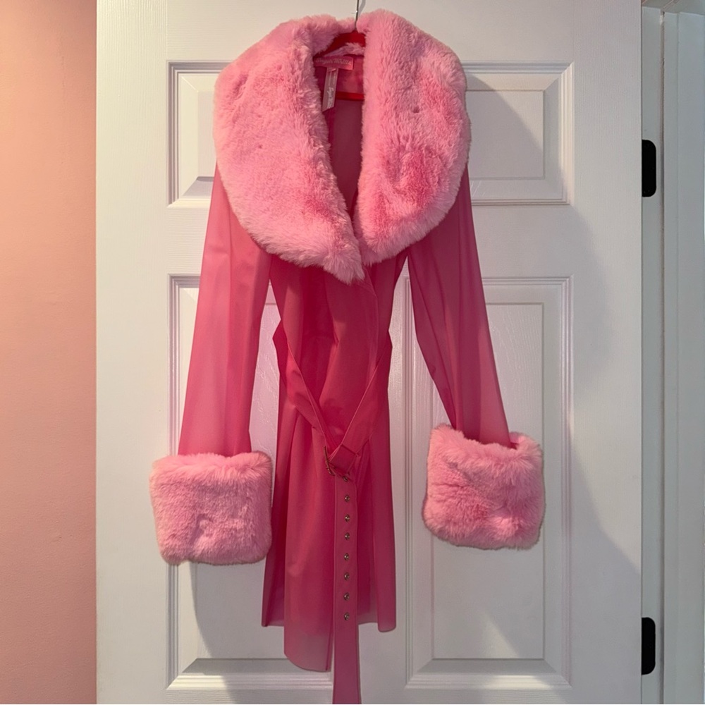 Pink vinyl trench coat - Sugar Thrillz Dolls Kill -
XS (sweet primadonna girl)